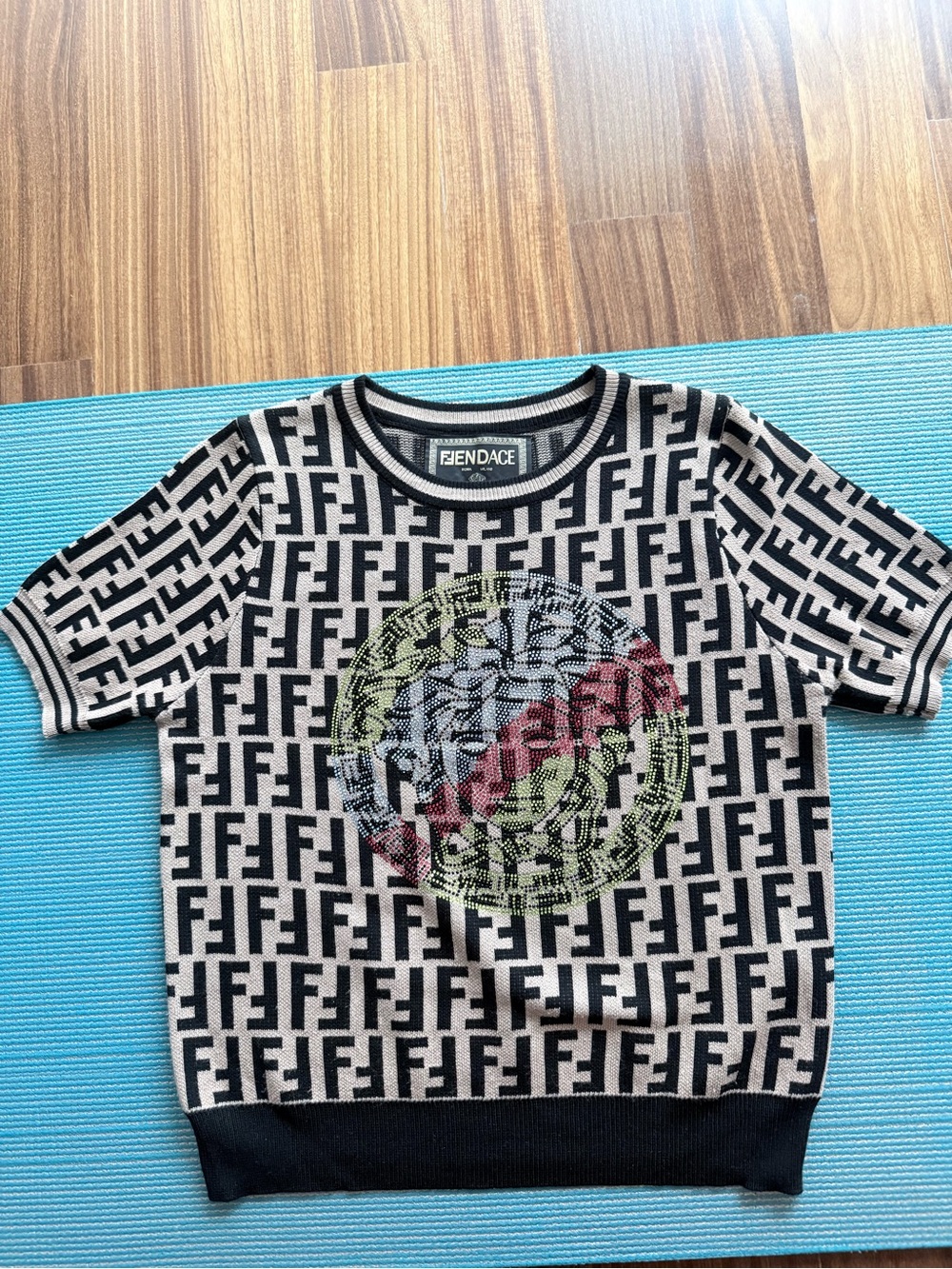 fendace sweater M